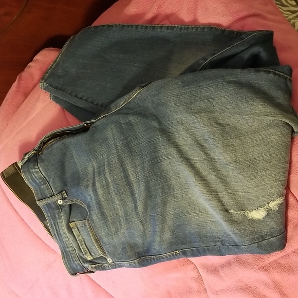 ❤❤Host Pick!! Torrid Jeans - Picture 3 of 7